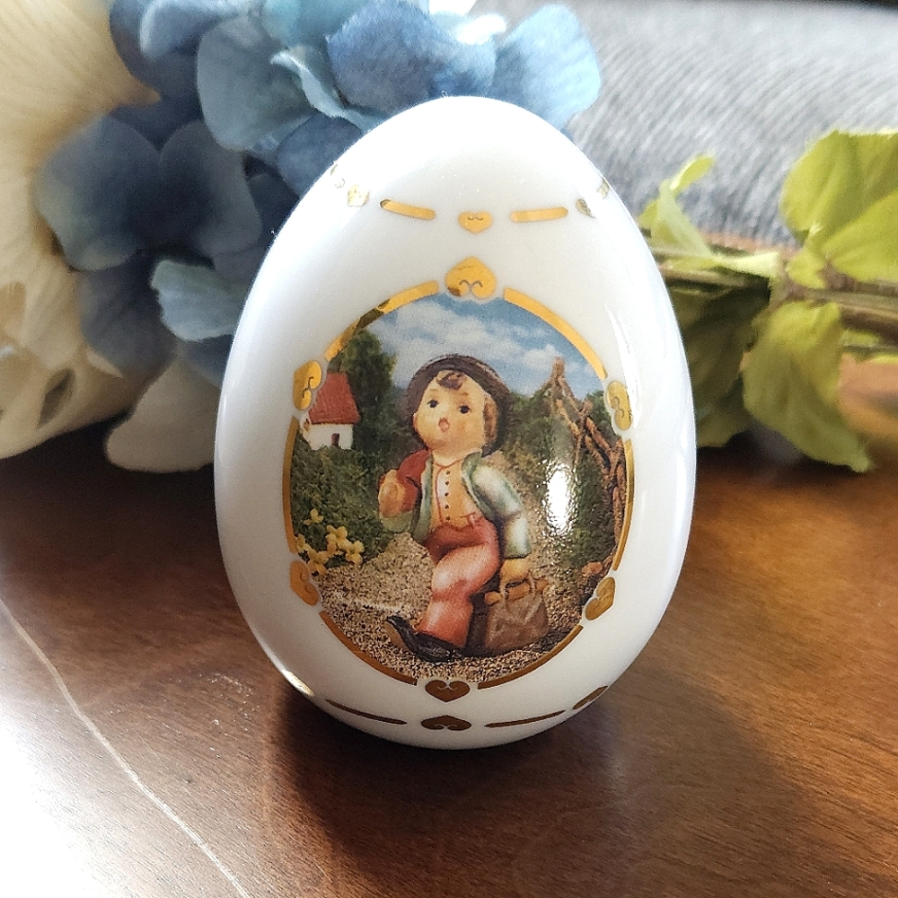 Vintage MJ Hummel Porcelain Egg Collection Merry Wanderer Danbury Mint 1993